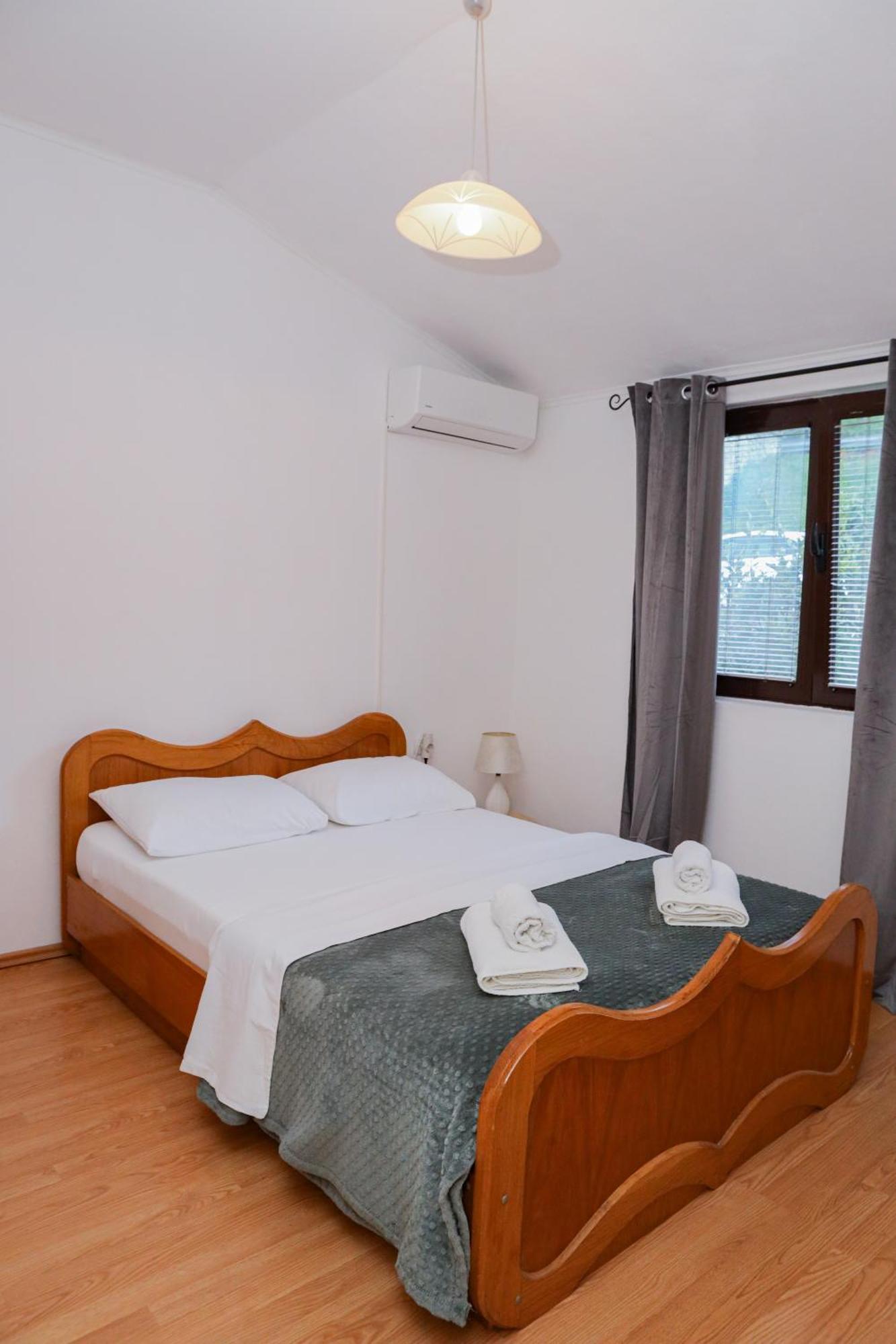 3-Bedroom Apartment With Panoramic Bay Views Kotor Kültér fotó